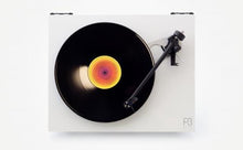 Afbeelding in Gallery-weergave laden, Platenspeler Rega Planar 3 Platenspeler HifiManiacs Glanzend Wit / Zonder ND5

